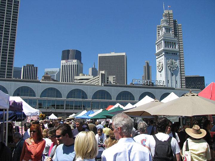 Ferry-bldg-farmers-market-behind 3448.jpg