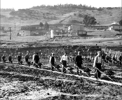 Wpa-workers-excavating-bayview-hill.jpg