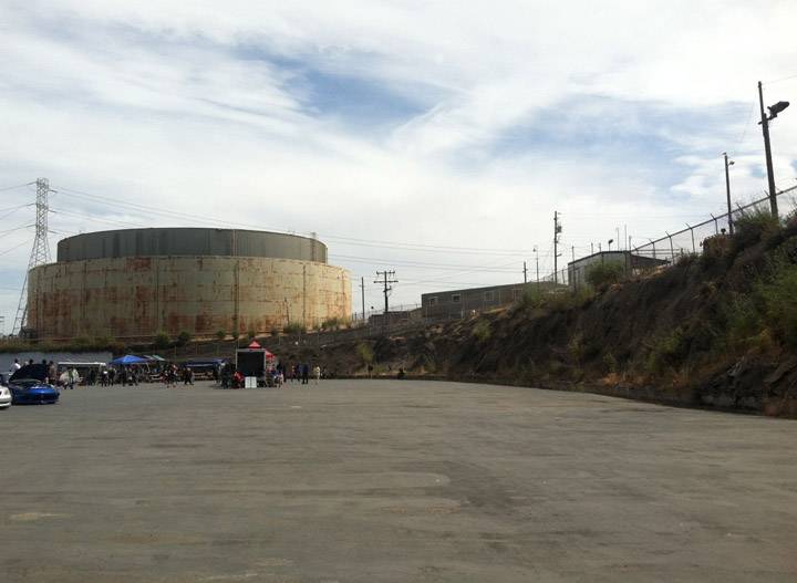 Irish hill on R PGE tank on L, pier 70.jpg