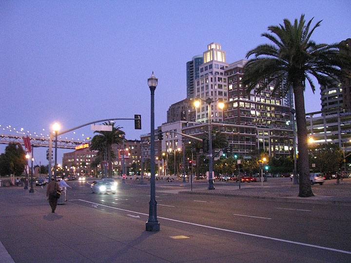 Embarcadero-near-ferry-bldg-at-dusk 2802.jpg