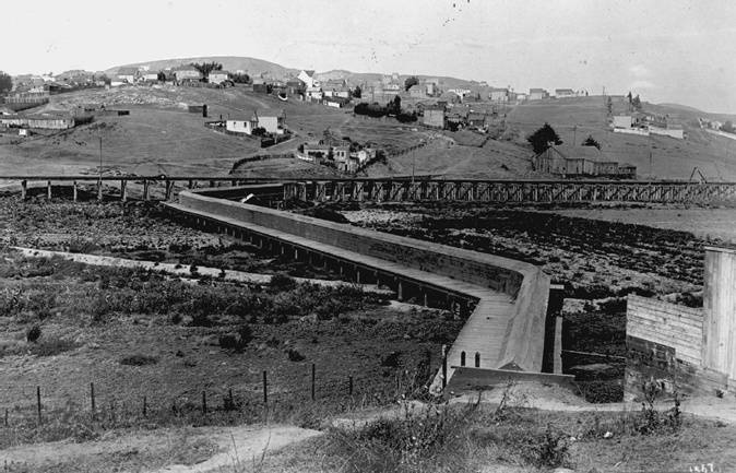 Bernlhts$islais-creek-1920s.jpg