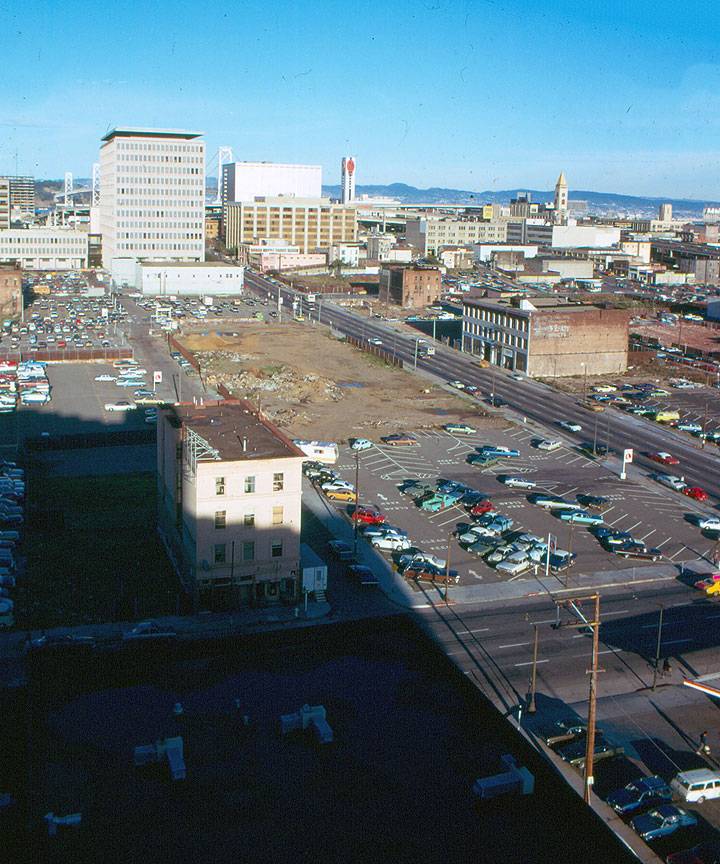 Yb-gardens-folsom-street-east-from-above-4th-1976.jpg