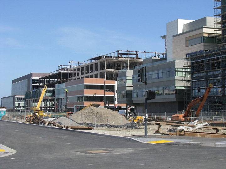 Mission-bay-campus-under-construction-may-2009 9100.jpg