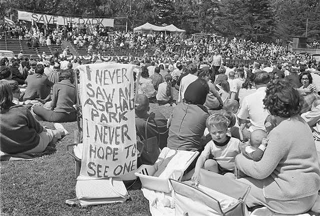 Save-the-Park-rally-in-Golden-Gate-Park-to-stop-a-freeway-from-being-built-on-Panhandle-Parkway,-May-17,-1964-BANC-PIC-2006.029-138858.17.jpg