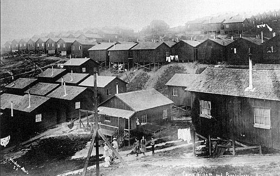 06-quake-shacks-20th-and-Pennsylvania.jpg