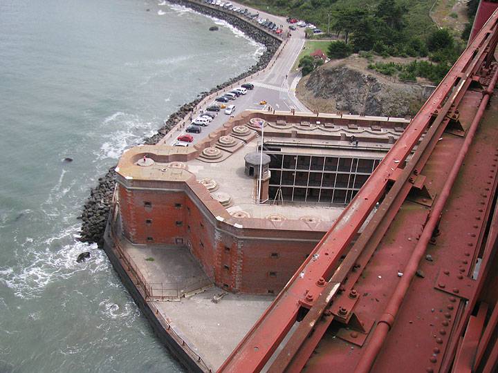 Fort-point-from-gg-bridge-2009 2953.jpg