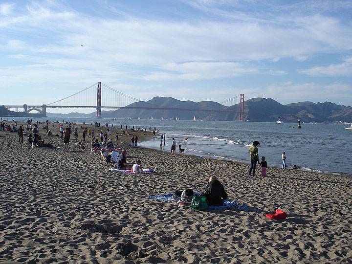 Gg-bridge-from-crissy-field-with-people-on-beach8008.jpg