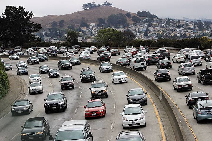 Hospital-Curve-heavy-traffic-hwy-101-w-Bernal-behind 4020.jpg