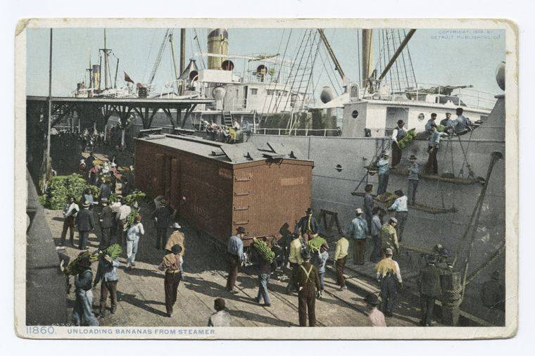 Nypl unloading bananas from steamer.jpg