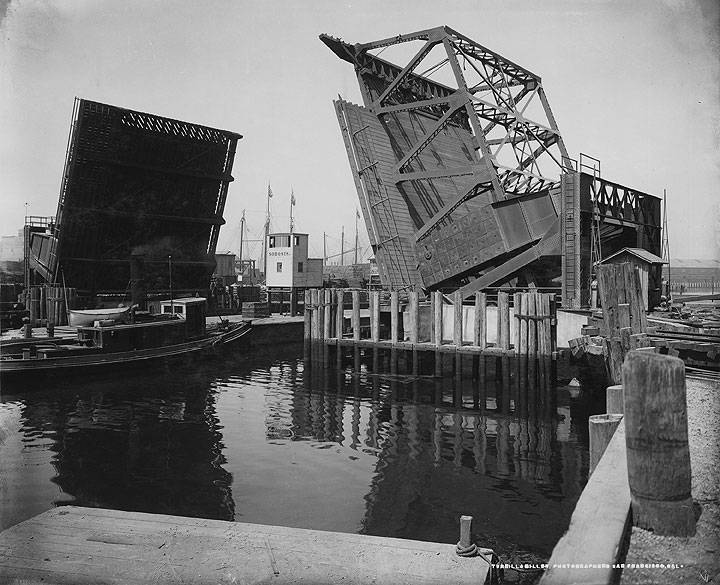 Tug-Elizabeth-steams-under-two-sided-3rd-street-drawbridge-pre-1930s-brk00012267 24a.jpg