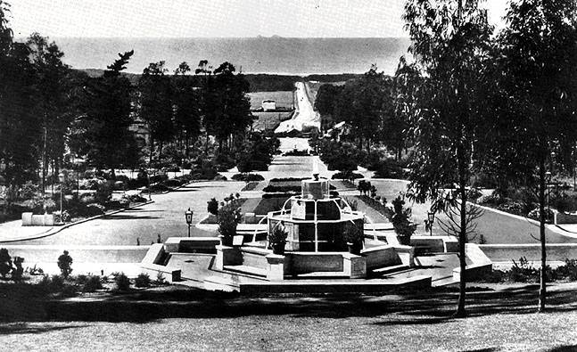 Sunset$st-francis-wood-fountain-1920s.jpg