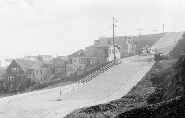 Collingwood and 21st c 1920s AAB-3382.jpg