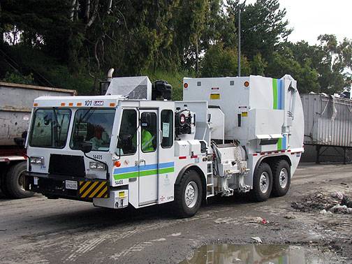 New-recology-truck 6813.jpg