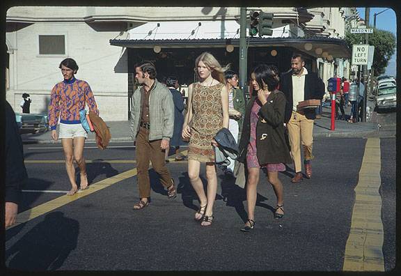 Cushman-1967-Haight-and-Masonic-people-crossing-P15566.jpg