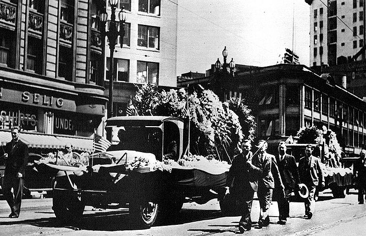 1934-Funeral-March-on-Market.jpg