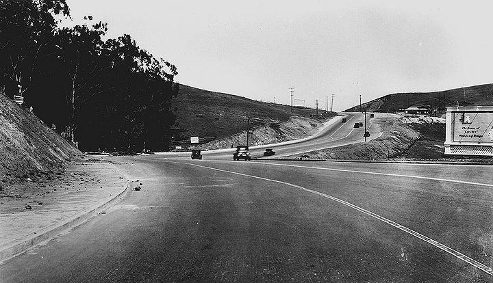 Portola-Dr-northeast-near-Twin-Peaks-Blvd-April-16-1930-SFDPW 72dpi.jpg