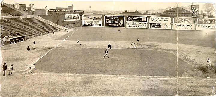 Seals at Seals Stadium 1943 AAC-5313.jpg