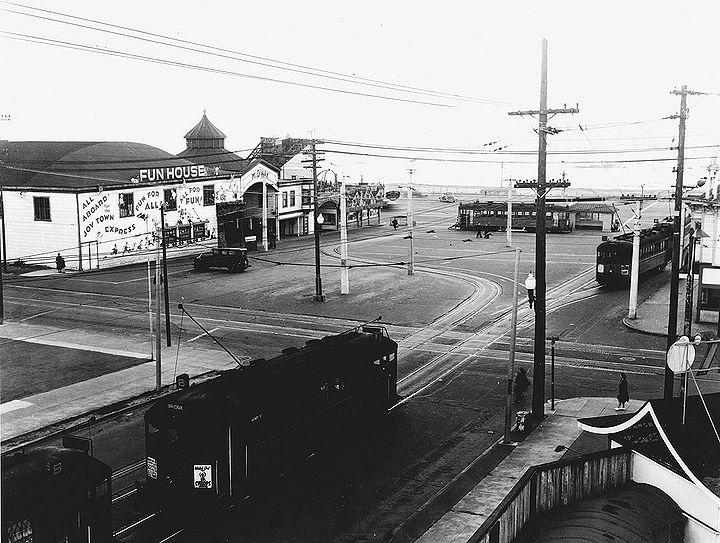 Streetcar-turnaround-at-playland-at-the-beach-c-1930s.jpg