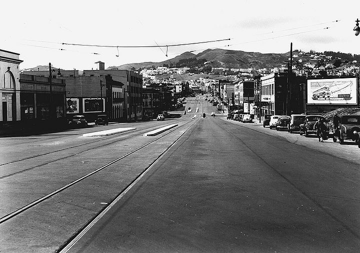 Market-Street-west-from-Duboce-Sept-14-1945-SFDPW.jpg