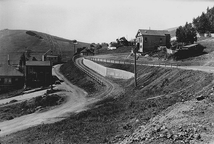 Grand-View-Ave-south-at-Upper-Market-w-Alvarado-at-far-right-June-13-1921-SFPL.jpg