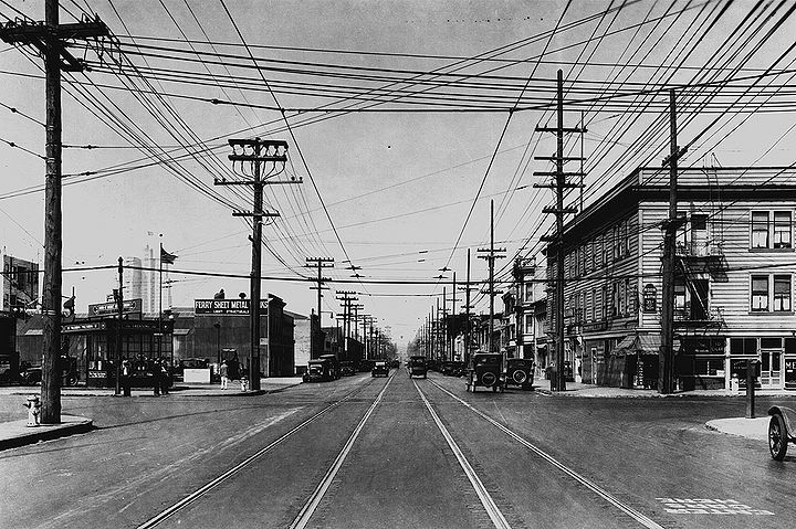 Folsom-St-ne-at-6th-1928-SFPL 72dpi.jpg