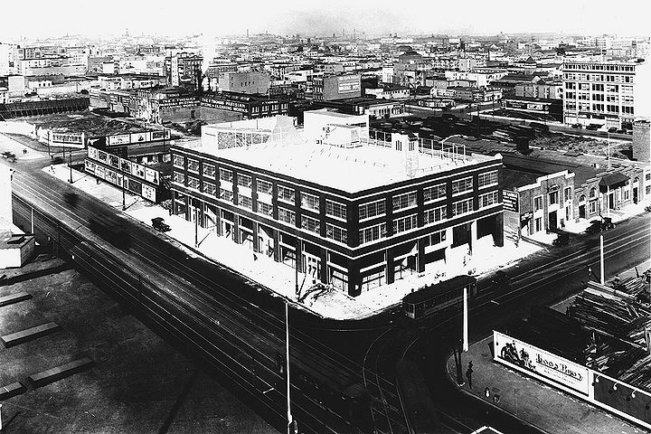 Market-St-and-11th-w-H-streetcar-1920-SFPL.jpg