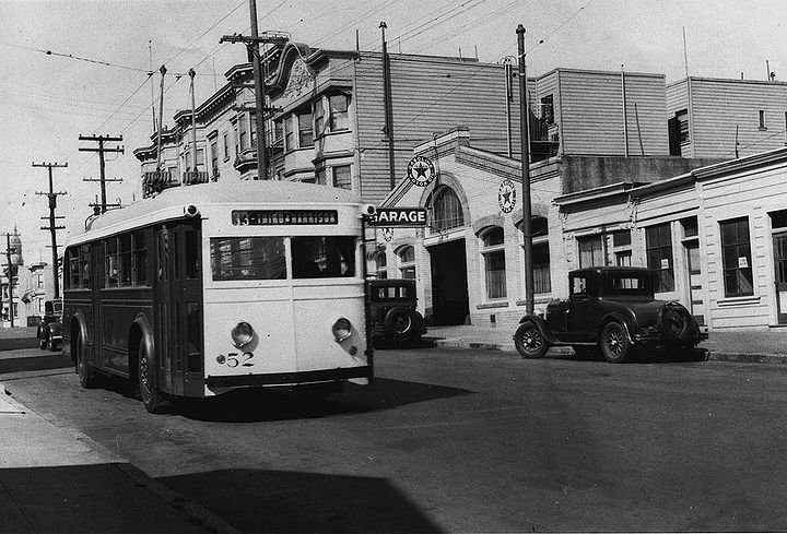 33-on-Stanyan-near-Haight-1930s.jpg